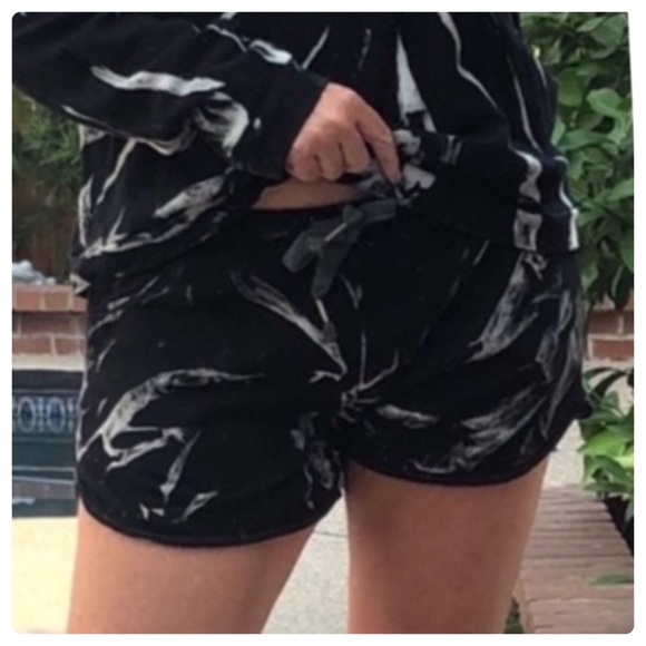 LAST  // CALI TIE DYE SHORTS - Picture 7 of 7